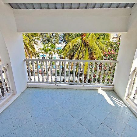 Coconut Bay Apartments Flic-en-Flacq Extérieur photo