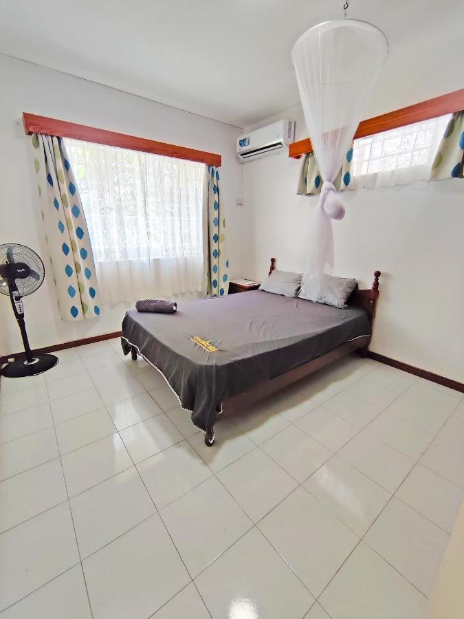 Coconut Bay Apartments Flic-en-Flacq Extérieur photo